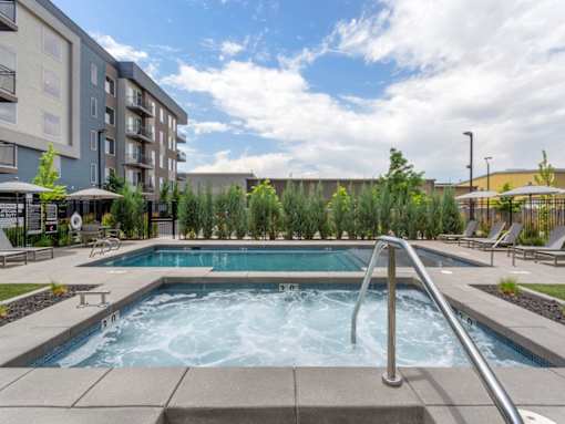 Hot Tub and Pool at City Lofts Apartments
