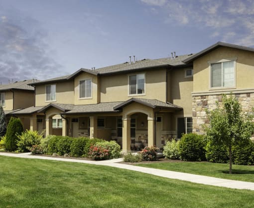 Property Exterior at Four Seasons Apartments & Townhomes, Utah, 84341
