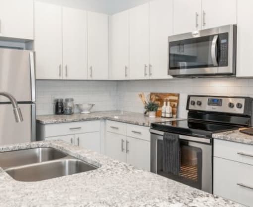 Granite Counter Tops In Kitchen at Parc View Apartments & Townhomes, Midvale, UT