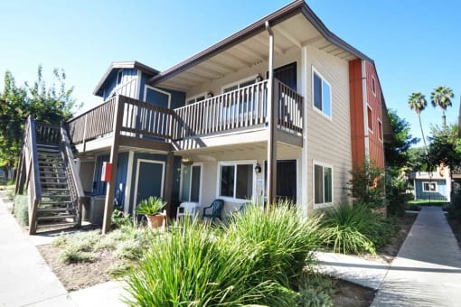 Elegant Exterior View at Village Grove Apartments, Escondido