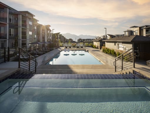 Parc Ridge Spa Overlooking Pool