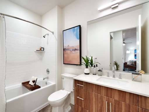 The Stack - Sugarhouse Apartments Bathroom
