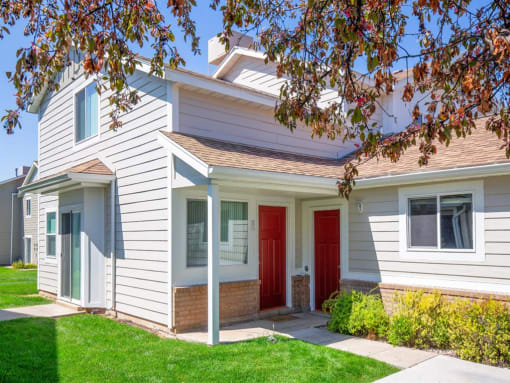 Exterior Property Design at Devonshire Court Apartments & Townhomes, North Logan, UT