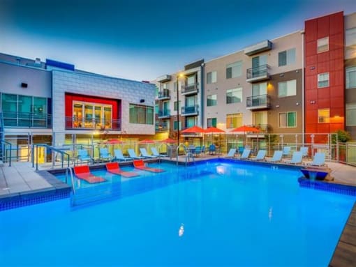Swimming Pool And Sundeck at Element 31 Apartments, Utah