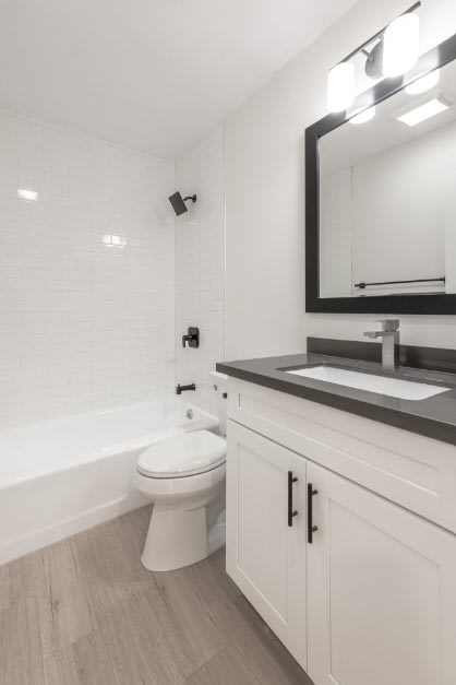 Midvale Apartments Interior view of Bathroom
