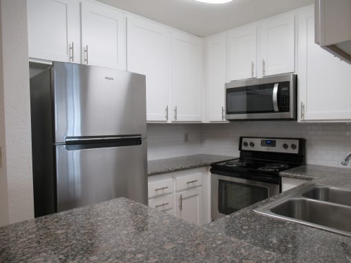 Terrace Trousdale Apartments Kitchen