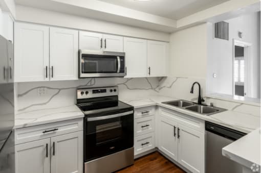 Glasgow 2x2 Kitchen