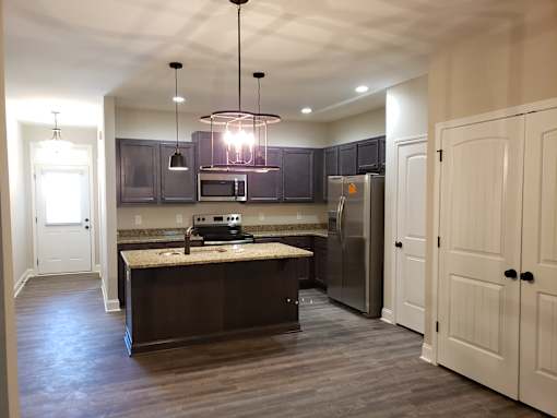 Woodland Springs Townhomes | Island Kitchens