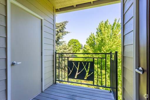 Balcony at Wilsonville Summit Apartments, Oregon