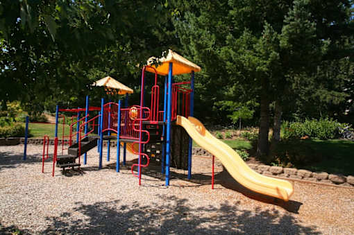 Playground at Wilsonville Summit Apartments, Wilsonville 