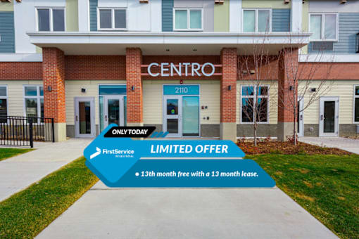 A building with the word "CENTRO" on it and a sign offering a limited time offer.