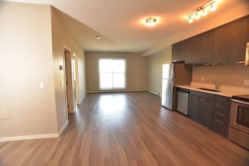 Inglewood 1410 Residential rental apartments laminate flooring