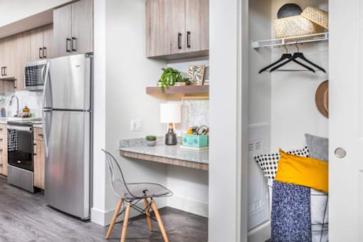 a kitchen or kitchenette at stay alfred on north capital
