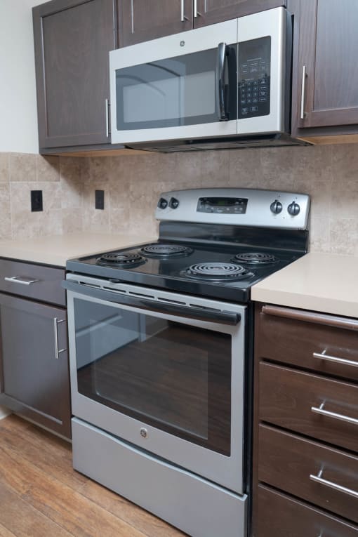 Upscale Stainless Steel Appliances at Quadrangle 2 Apartments, Spokane