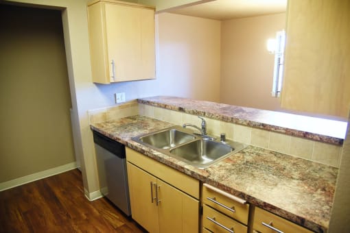 Kitchen at Graymayre Crossing Apartments, Spokane, WA, 99208