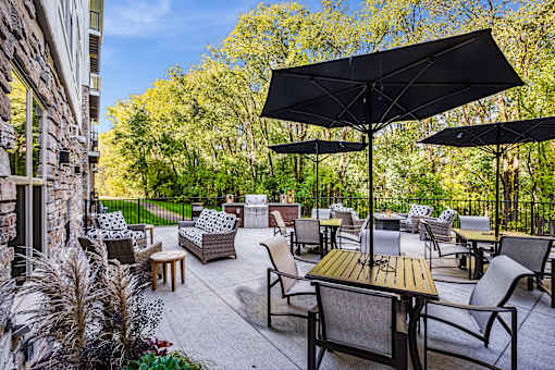 Senior Apartment, Senior living, Maplewood, White Bear Lake, Saint Paul, Frost English Silver