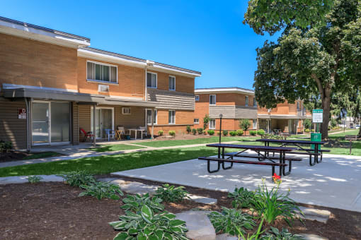 our apartments offer a spacious courtyard with picnic tables