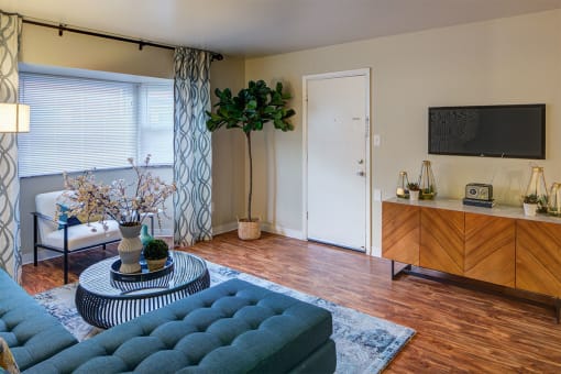 Modern Living Room at Heritage Apartments, Ohio, 43212