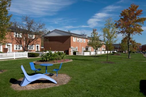Picnic Area at Heritage Apartments, Columbus