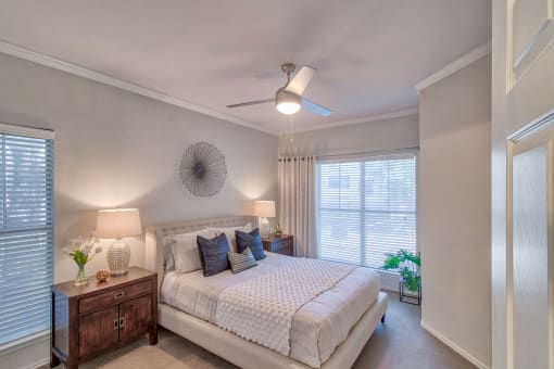 Bedroom With Study Table at Stonelake at the Arboretum, Texas, 78759