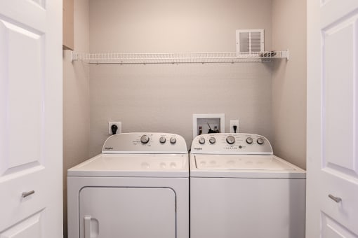 Full-Sized Washer & Dryer Included | Floresta