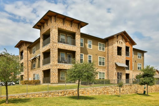Exterior at The Legend, Waco, 76712