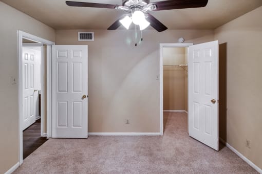 Bedroom at Village Oaks Apartments, Austin, TX