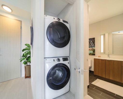 Stacked Washer/Dryer at Quantum Apartments, Fort Lauderdale, 33304