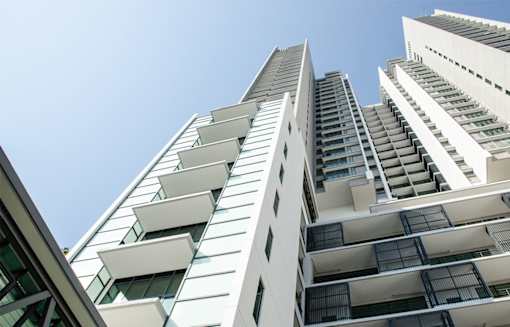 an image of the side of an apartment building