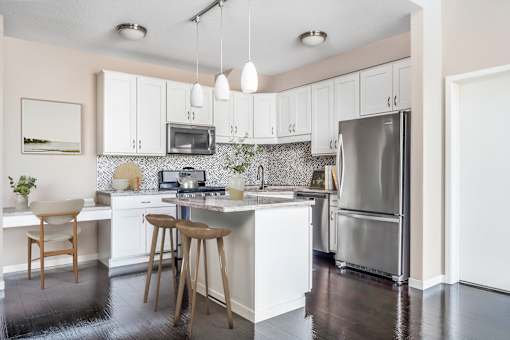 71 France Edina MN-White Cabinetry with Granite Counter-tops Stainless Steel Appliances1
