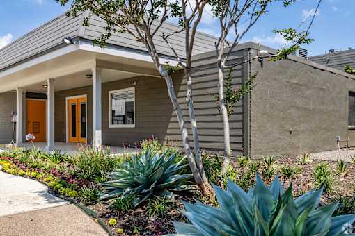 Leasing Office Exterior at La Bella Apartments, Fort Worth, TX