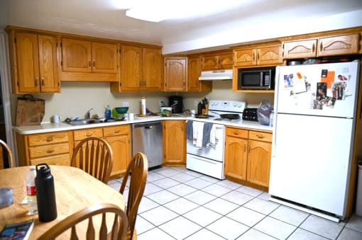 2x1 - Shared Room Basement