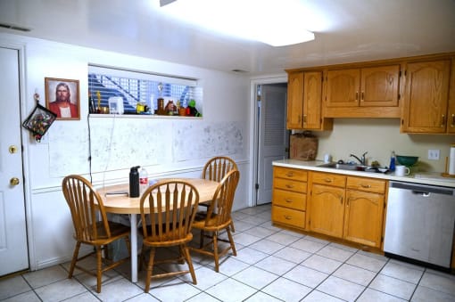 2x1 - Shared Room Basement