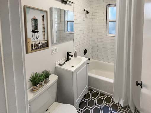 Dakin Court Bathroom
