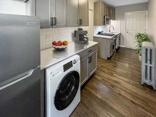 Dakin Court Studio Kitchen