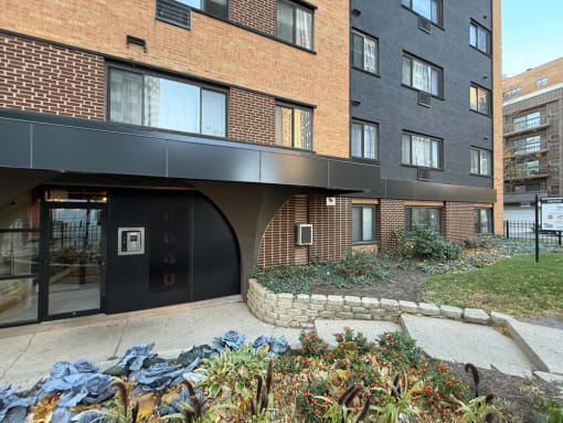 Sheridan Glen Front Entrance