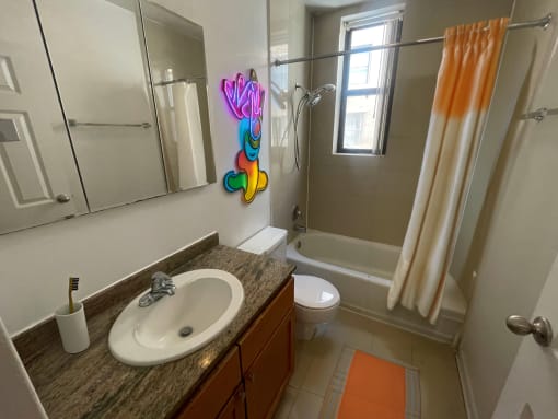 Sheridan Plaza Bathroom