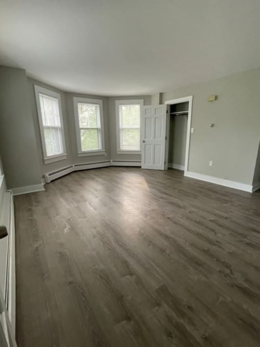 37-04 Maple Ave