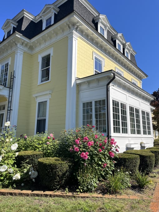 128 Main Street Exterior