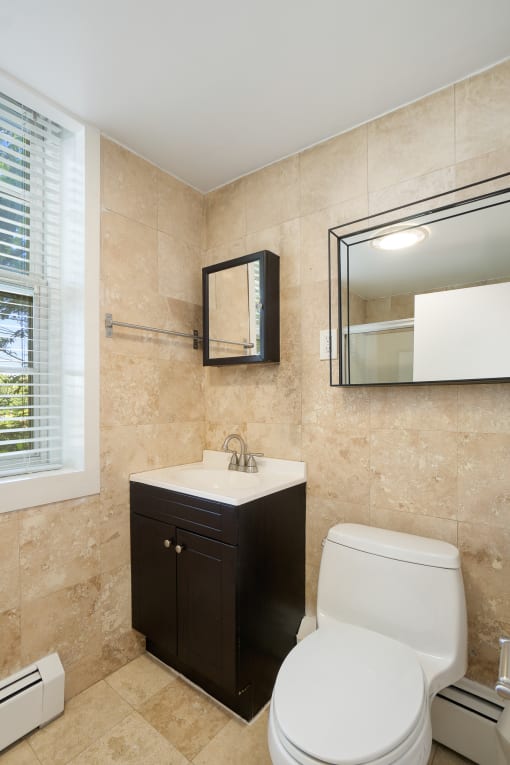 Taymil 34 Benefit Street Apartment Homes Bathroom