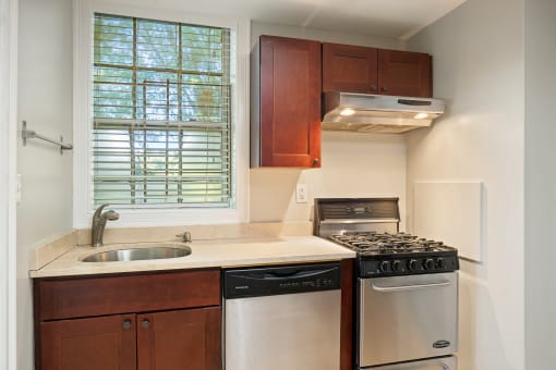 Taymil 34 Benefit Street Apartment Homes Kitchen