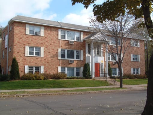 Another front view of Homewoods Apartments