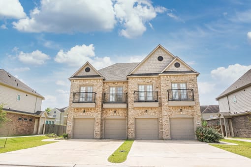 Universally Attached And Detached Garages at Mirror Lake Pearland, Pearland