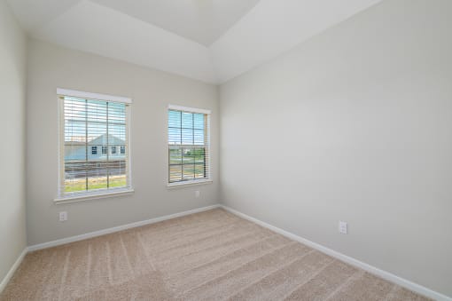 Beige Carpet In Bedroom at Bay Colony West, Texas