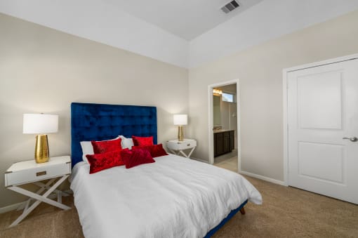Bedroom With Closet at Bay Colony West, Texas, 77539