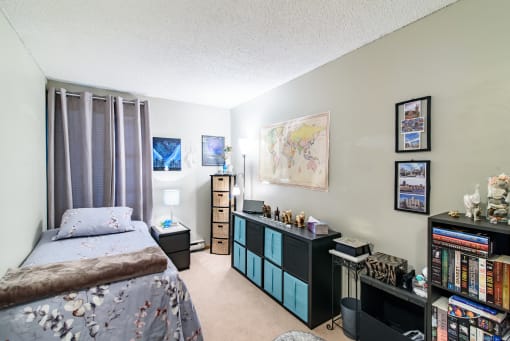 2nd bedroom