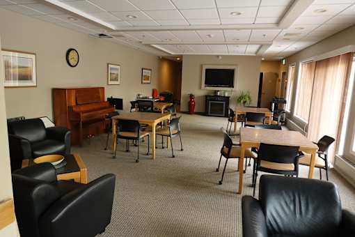 Chapel / entertainment area - Main floor