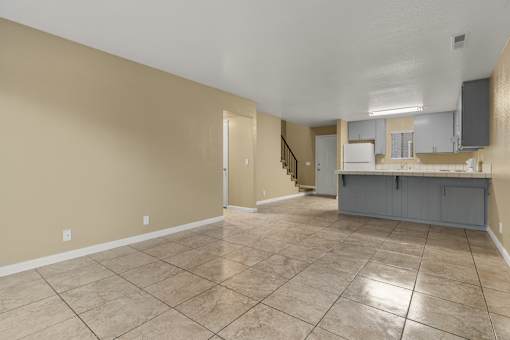 Spacious Living Area at Cedar Park Apartments, Chico, CA, 95926
