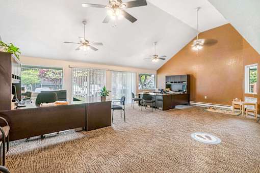 Resort Style Living Rooms at Burke Gilman, Seattle