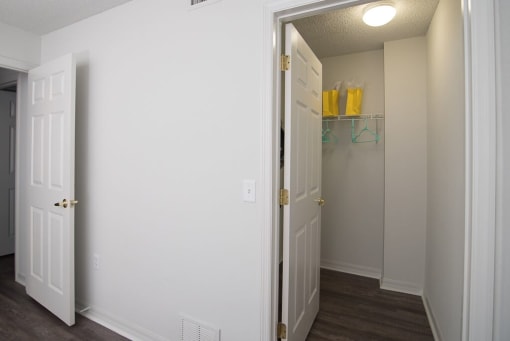 09_p1409681_Woodland_Heights_Apartments_1_PhotoGallery